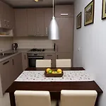 House 4 Rent Laura מאלי לוסיניי
